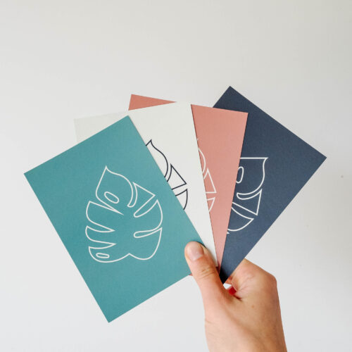 wenskaarten op gerecycleerd papier met kleurrijk ontwerp monsterablad